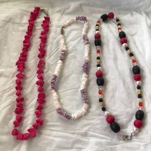 Lot of 3 costume jewelry vintage necklace